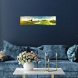 «Зеленые поля для гольфа» в интерьере стильной синей гостиной над диваном