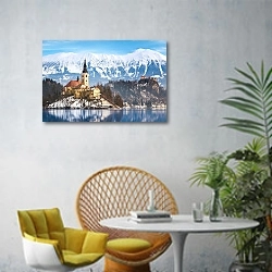 «Словения. Озеро Блед» в интерьере современной гостиной с желтым креслом