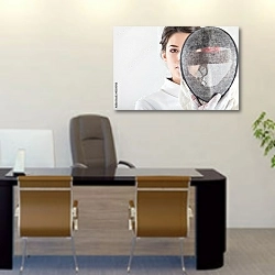 «Фехтовальщица с защитным шлемом» в интерьере офиса над столом начальника