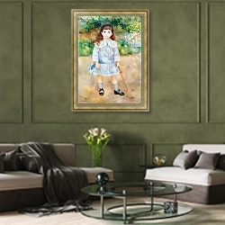 «Ребенок с кнутиком» в интерьере гостиной в оливковых тонах