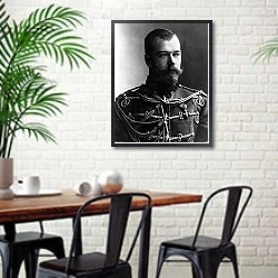 «Фотопортрет Николая II» в интерьере столовой в скандинавском стиле с кирпичной стеной