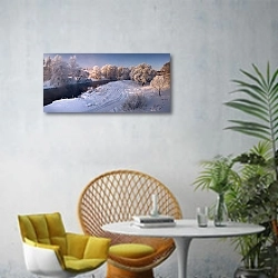 «Истра, Россия. Панорама Зимней реки» в интерьере современной гостиной с желтым креслом