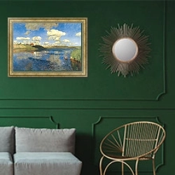 «Озеро. Русь» в интерьере классической гостиной с зеленой стеной над диваном