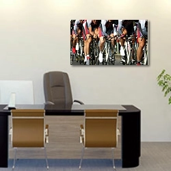 «Команда велосипедистов 3» в интерьере офиса над столом начальника
