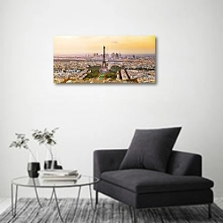 «Франция. Париж. Мягкие цвета вечера над городом» в интерьере современной комнаты с серой банкеткой