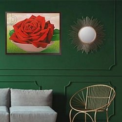 «The Rose, 2004 3» в интерьере классической гостиной с зеленой стеной над диваном
