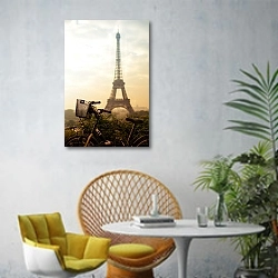 «Франция. Париж. Эйфелева башня с велосипедом» в интерьере современной гостиной с желтым креслом