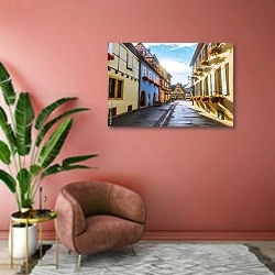 «Улица в старом городе в Европе» в интерьере современной гостиной в розовых тонах