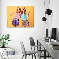 «Модные подружки» в интерьере современного офиса в минималистичном стиле