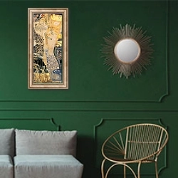 «Water Serpents I, 1904-07» в интерьере классической гостиной с зеленой стеной над диваном