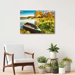 « Старая деревянная рыбацкая лодка на осеннем берегу» в интерьере современной комнаты над креслом