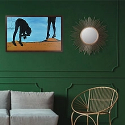 «The Girl Guides, 1998» в интерьере классической гостиной с зеленой стеной над диваном