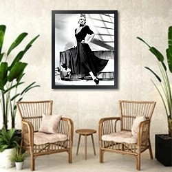 «Del Rio, Dolores 3» в интерьере комнаты в стиле ретро с плетеными креслами