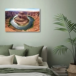 «Река Подкова в Колорадо» в интерьере современной спальни в зеленых тонах