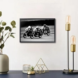 «Гонка мотоциклистов» в интерьере в стиле ретро над столом
