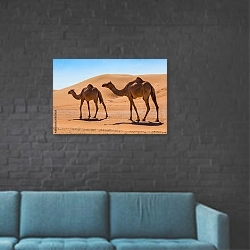 «Два верблюда на фоне песчаных дюн» в интерьере в стиле лофт с черной кирпичной стеной