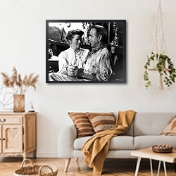 «Bogart, Humphrey (African Queen, The)» в интерьере гостиной в стиле ретро над диваном
