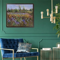 «Irises and Burgate Green» в интерьере в классическом стиле с зеленой стеной