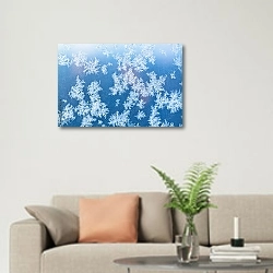 «Снежинки 3» в интерьере современной светлой гостиной над диваном