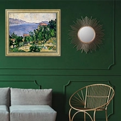 «View of Mount Marseilleveyre and the Isle of Maire, c.1882-85» в интерьере классической гостиной с зеленой стеной над диваном