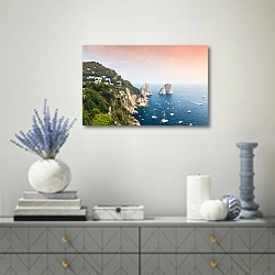 «Италия, Капри. Средиземноморский прибрежный ландшафт» в интерьере современной гостиной с голубыми деталями