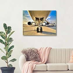 «Шасси самолета» в интерьере современной светлой гостиной над диваном