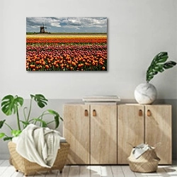 «Голландия. Поля тюльпанов с мельницами №8» в интерьере современной комнаты над комодом