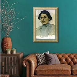 «Portrait of Maxim Gorky, 1901» в интерьере гостиной с зеленой стеной над диваном