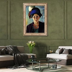 «Портрет жены художника в шляпке» в интерьере гостиной в оливковых тонах