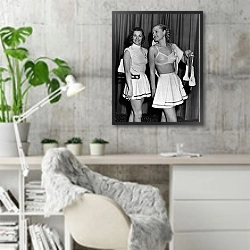«История в черно-белых фото 1359» в интерьере кабинета в скандинавском стиле с бетонной стеной