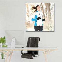 «Зимний бег» в интерьере офиса над рабочим местом