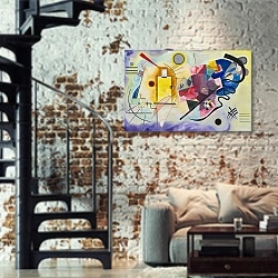 «Желтый Красный Синий» в интерьере двухярусной гостиной в стиле лофт с кирпичной стеной