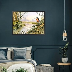 «Kingfisher: Autumn River Scene» в интерьере прихожей в зеленых тонах над комодом