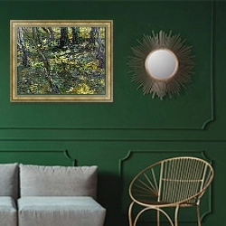«Полесок с двумя фигурами, 1890» в интерьере классической гостиной с зеленой стеной над диваном