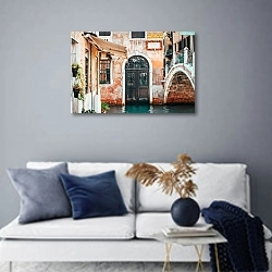 «Митрополит города Венеция, Италия» в интерьере современной гостиной в синих тонах