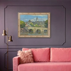 «A small town in Spiš» в интерьере гостиной с розовым диваном