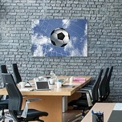 «Футбольный мяч на фоне неба» в интерьере современного офиса с черной кирпичной стеной