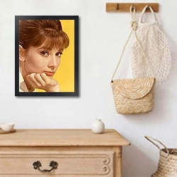 «Хепберн Одри 113» в интерьере в стиле ретро над комодом