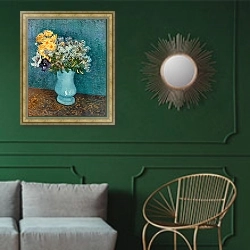 «Vase of Flowers, 1887» в интерьере классической гостиной с зеленой стеной над диваном