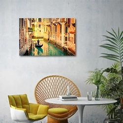 «Италия. Где-то на каналах Венеции» в интерьере современной гостиной с желтым креслом
