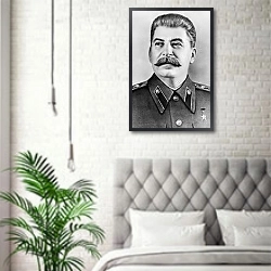 «Портрет Иосифа Сталина» в интерьере спальни в скандинавском стиле над кроватью