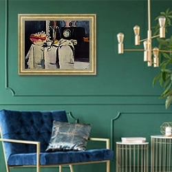 «Натюрморт с часами из черного мрамора» в интерьере в классическом стиле с зеленой стеной