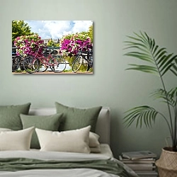 «Голландия, Амстердам. Цветы и велосипеды у канала» в интерьере современной спальни в зеленых тонах