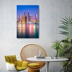 «Отражения небоскребов в воде, вечерний Дубай, ОАЭ» в интерьере современной гостиной с желтым креслом