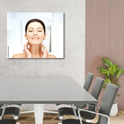 «Подтяжка лица» в интерьере современного офиса над столом для конференций