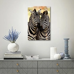 «Две зебры» в интерьере современной гостиной с голубыми деталями