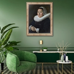 «Портрет женщины средних лет» в интерьере гостиной в зеленых тонах