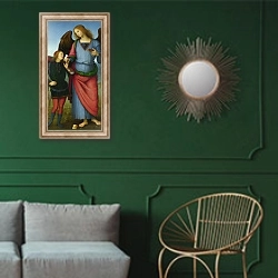 «Архангел Рафаэль с Тобиасом» в интерьере классической гостиной с зеленой стеной над диваном