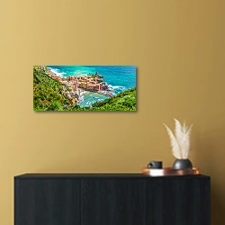 «Италия, Чинкве Терре. Панорамный вид с горы на Вернаццу» в интерьере современной квартиры над комодом