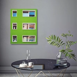 «Стена зеленого дома с окнами» в интерьере современной гостиной в серых тонах